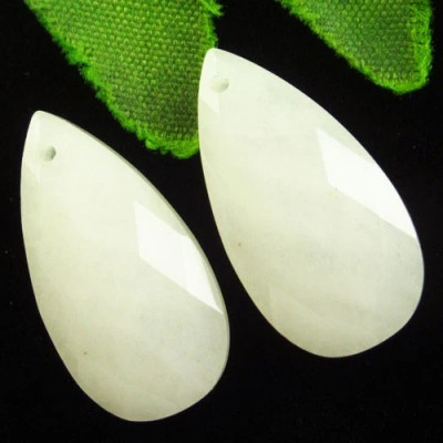 Подвески с камнем белый жадеит H76995