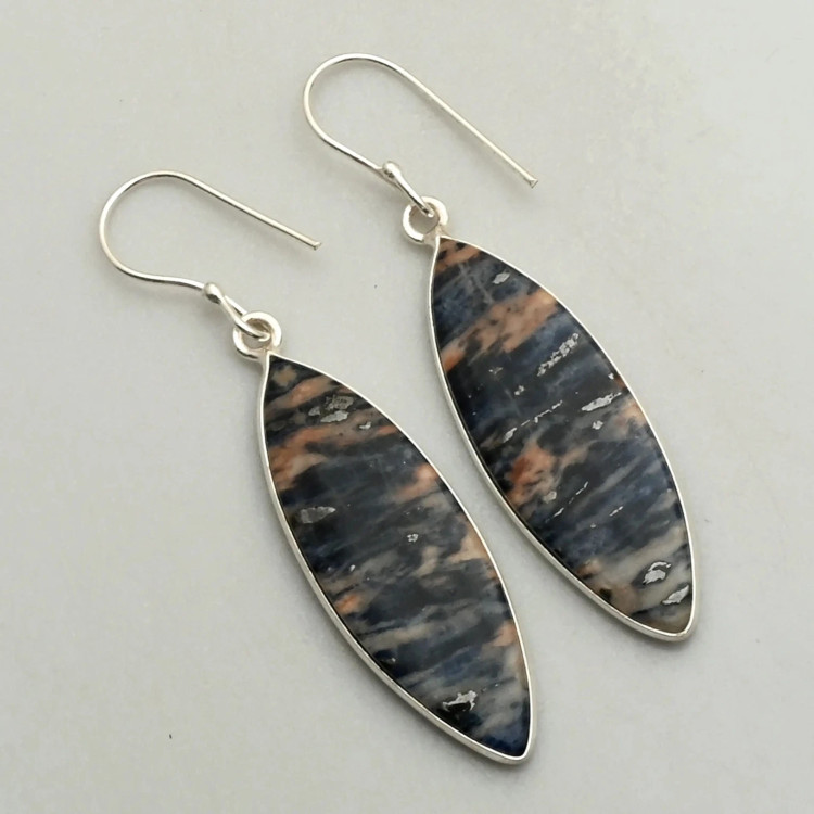 Серьги с камнем содалит AE-23846