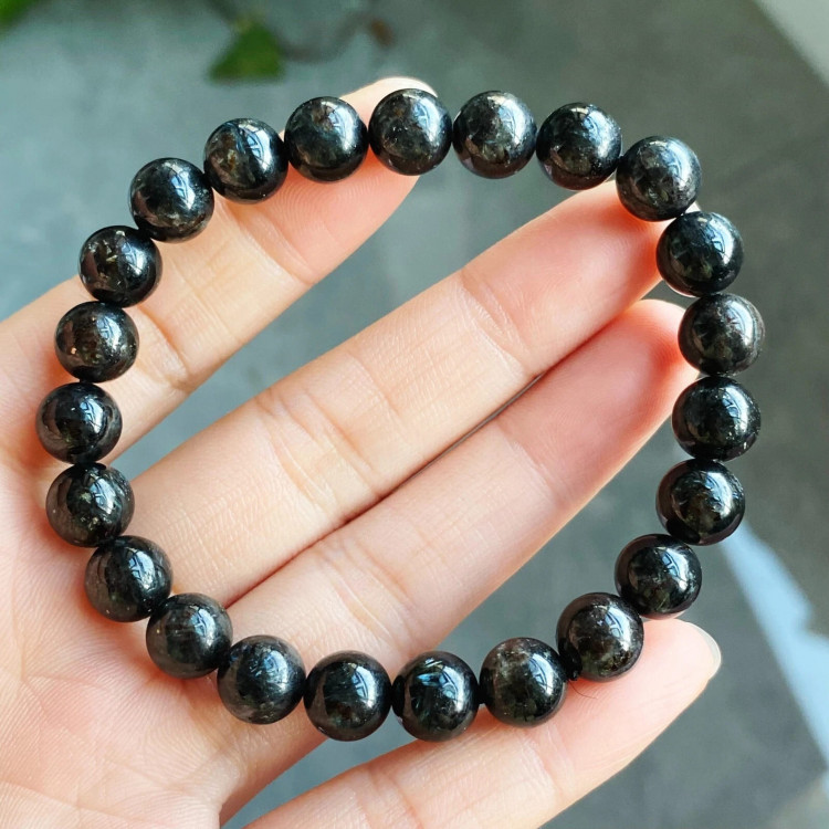 Браслет с камнем черный амфибол AM-0205