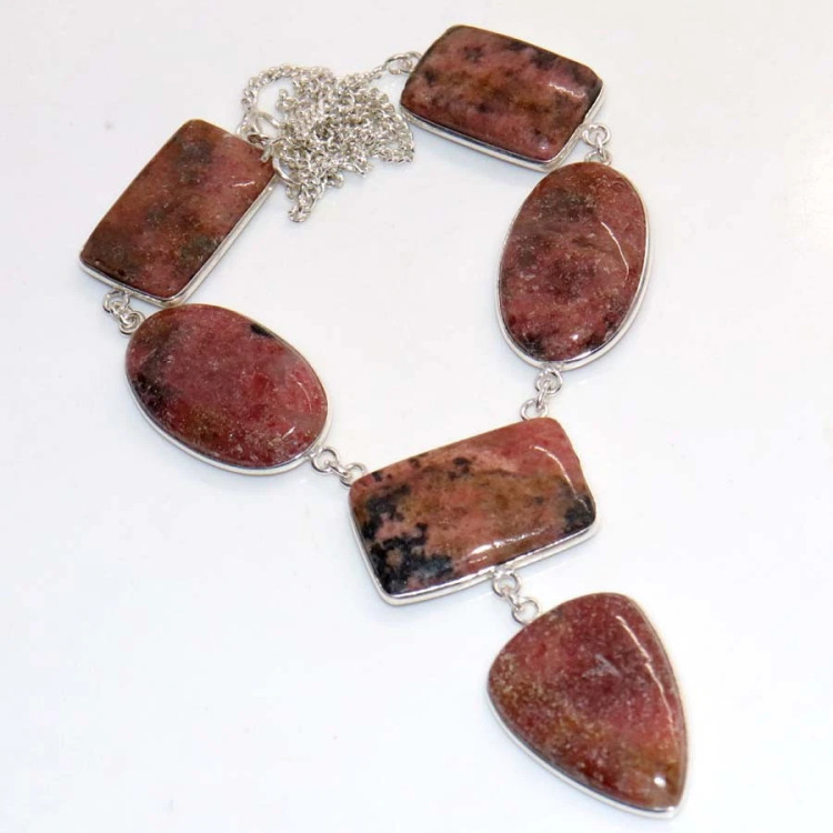 Ожерелье с камнем родонит WOW-24435