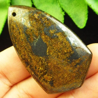 Подвеска с камнем бронзит H64519