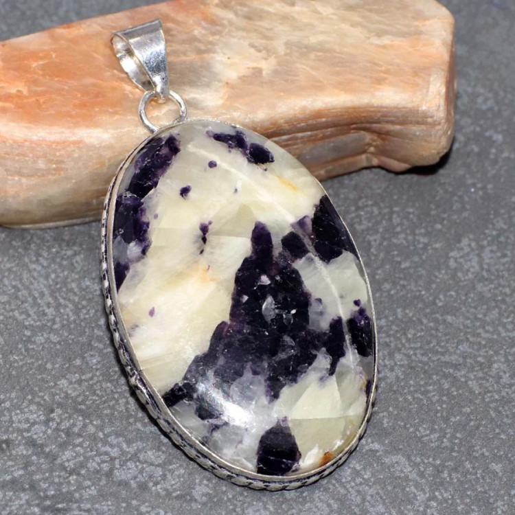 Подвеска с камнем кеммерерит YES-95413