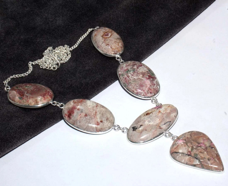 Ожерелье с камнем кобальтовый кальцит CNG-29569