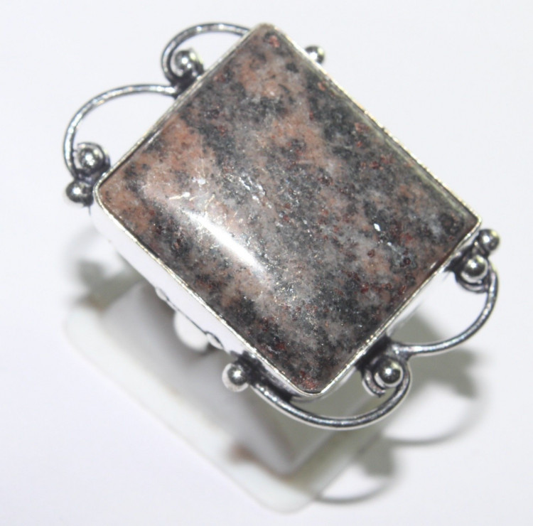 Кольцо с камнем дендрический опал 159