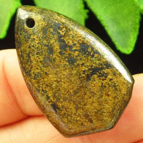 Подвески с камнем бронзит H51470