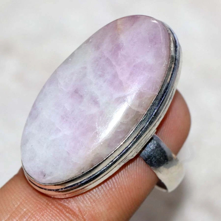 Кольцо с камнем кунцит, 18 размер WOW-77723