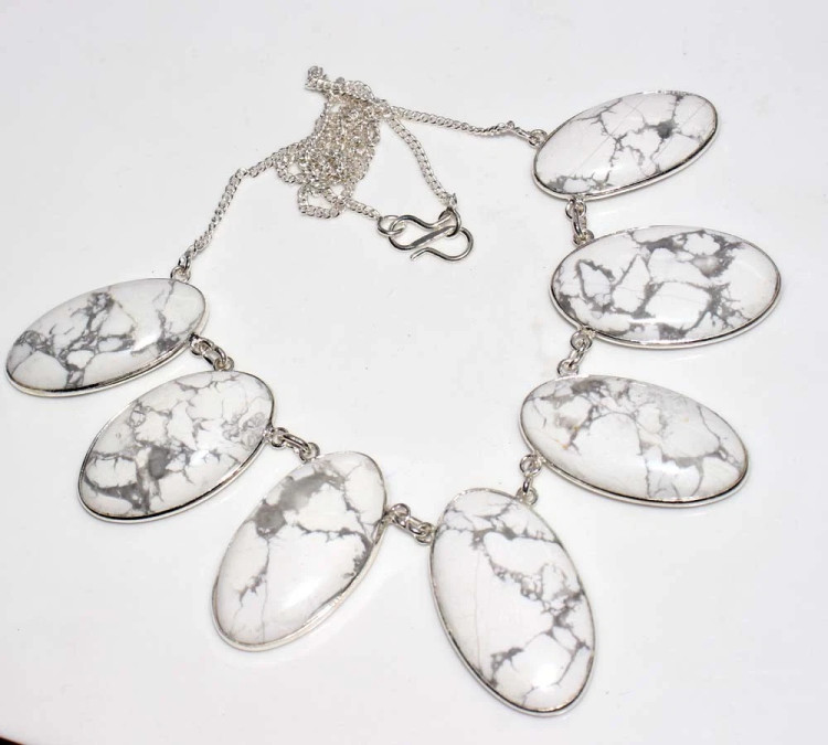 Ожерелье с камнем говлит YES-80022