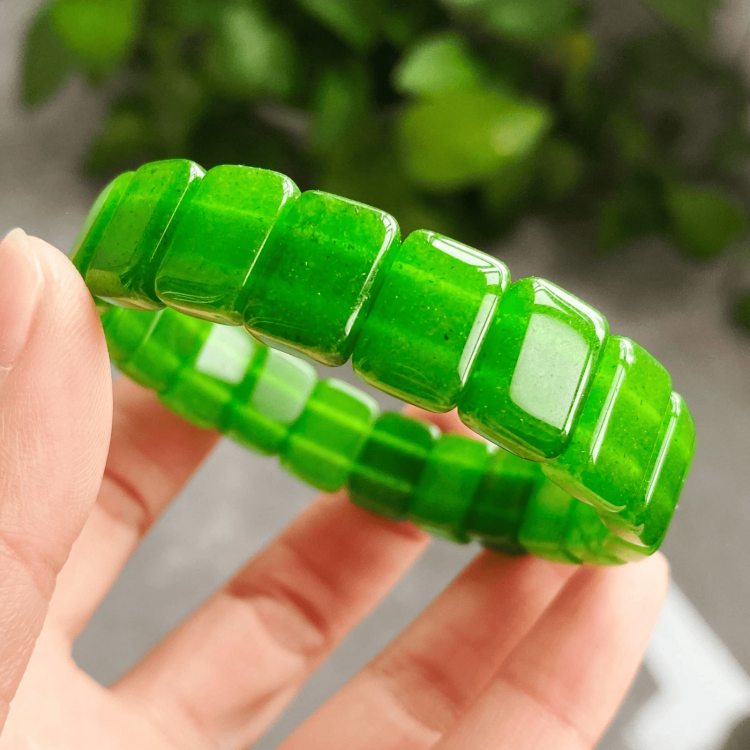 Браслет с камнем нефрит NE2600