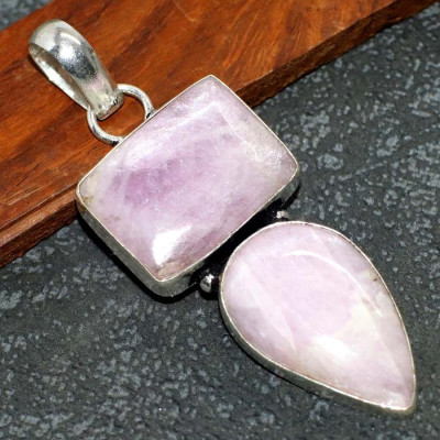 Подвеска с камнем кунцит WOW-11830