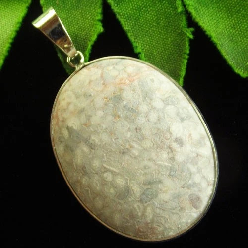 Подвеска с камнем коралл H81966