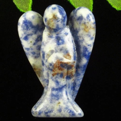 Фигурка с камнем содалит H00078