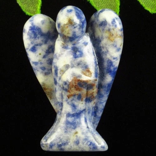 Фигурка с камнем содалит H00078
