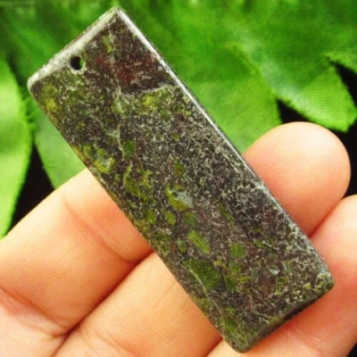 Подвеска с камнем яшма кровь дракона H51283